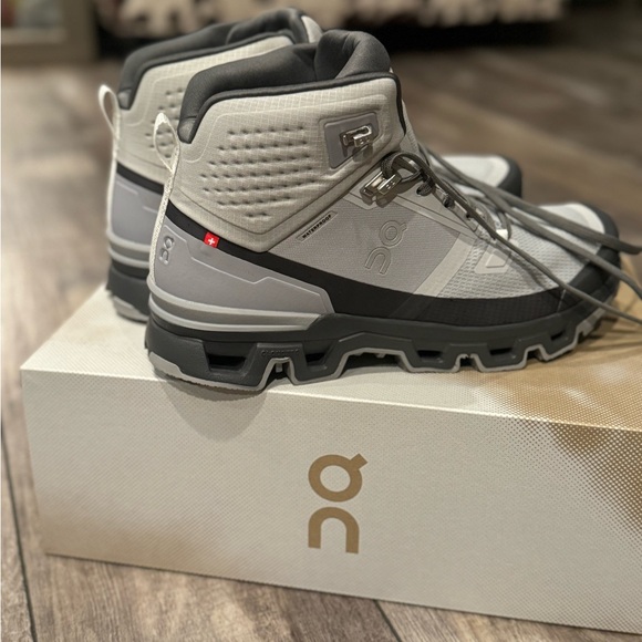 ON Running Cloudrock Waterproof Women’s Shoes - Glacier/Eclipse - Picture 4 of 5